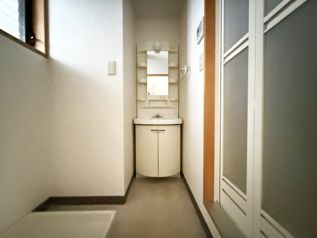 ルミエール高そねの独立洗面台