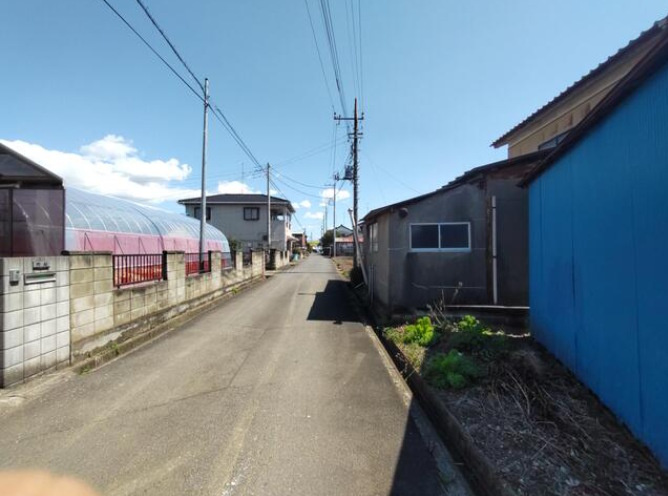 敷地面積47坪　売地　川越市古谷本郷の前面道路含む現地写真|北側4.2ｍ公道、11.3ｍ接道！（南側7.7ｍ公道、10.3ｍ接道！）