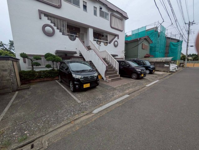 サン晴美コーポの駐車場