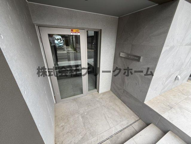 武蔵野市吉祥寺本町３丁目の賃貸マンションのエントランス