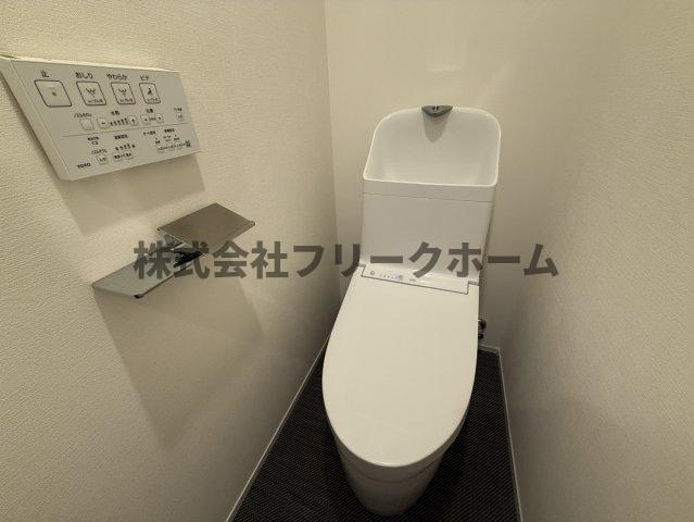 武蔵野市吉祥寺本町３丁目の賃貸マンションのトイレ