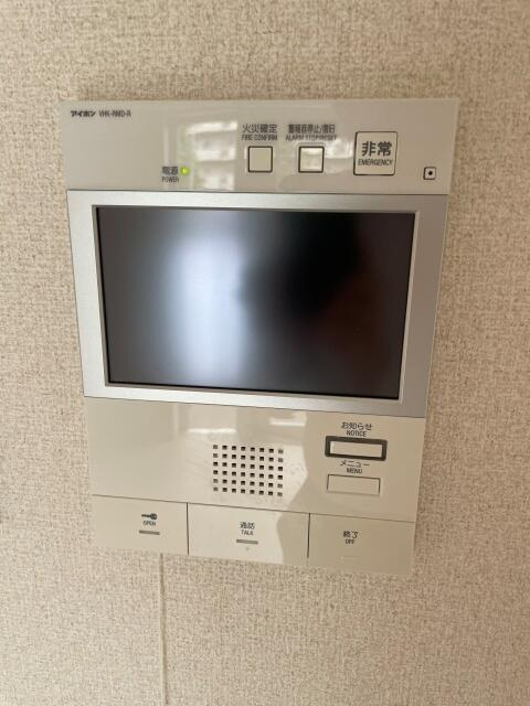ＡＸＡＳレジデンス目黒東のセキュリティ|モニタ付きインターホンです