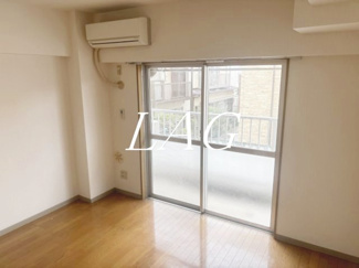 【居間・リビング】 | アピス | 洋室のお部屋です。