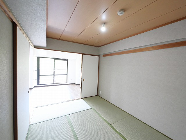 ヴェルナール学園前　C棟の和室|ゆったりとくつろげる和室です