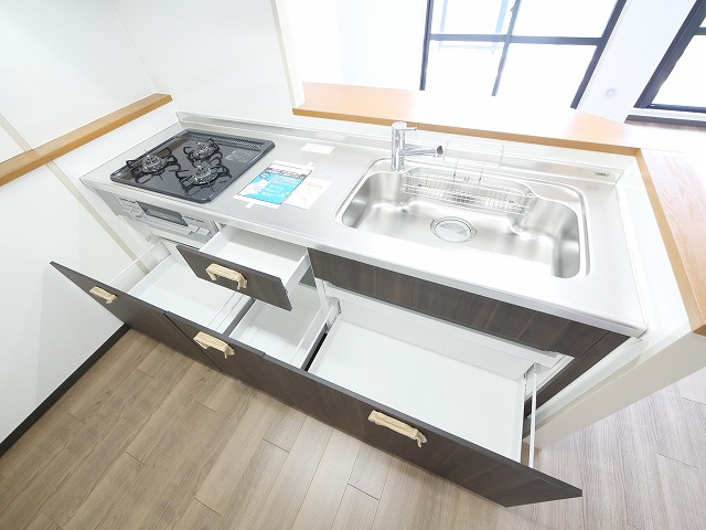 ヴェルナール学園前　C棟のキッチン|お料理しやすいキッチンです