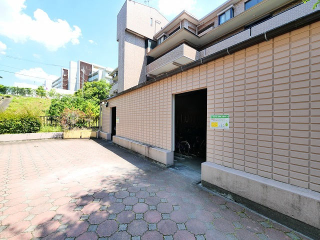 ヴェルナール学園前　C棟のその他共用部分|自転車置き場です