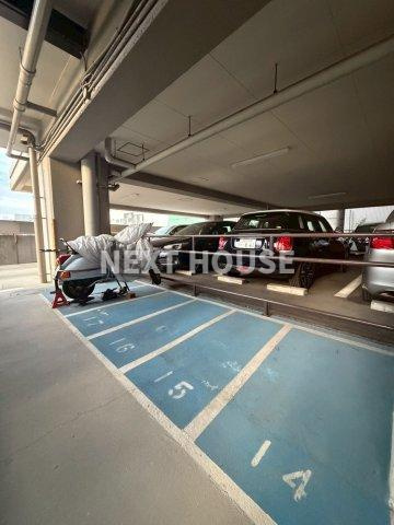 谷町グランドハイツ906号室の駐車場