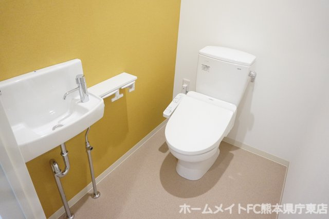 熊本市東区健軍２丁目の賃貸マンションのトイレ