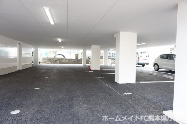 熊本市東区健軍２丁目の賃貸マンションの駐車場