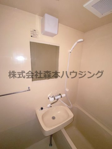 【洗面所】 | 　ウェルネス三界 | 洗面所です