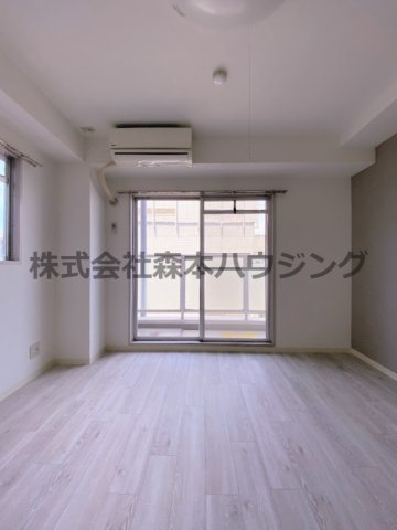 【洋室】 | 　ウェルネス三界 | 明るい洋室です
