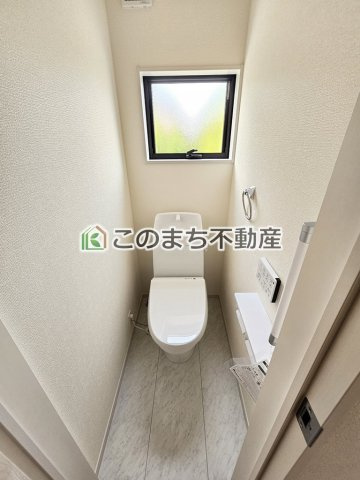 LiveleGarden.S下野市上大領のトイレ|同社施工物件の写真です。※建具やフローリング、その他仕様が違う場合がございます。