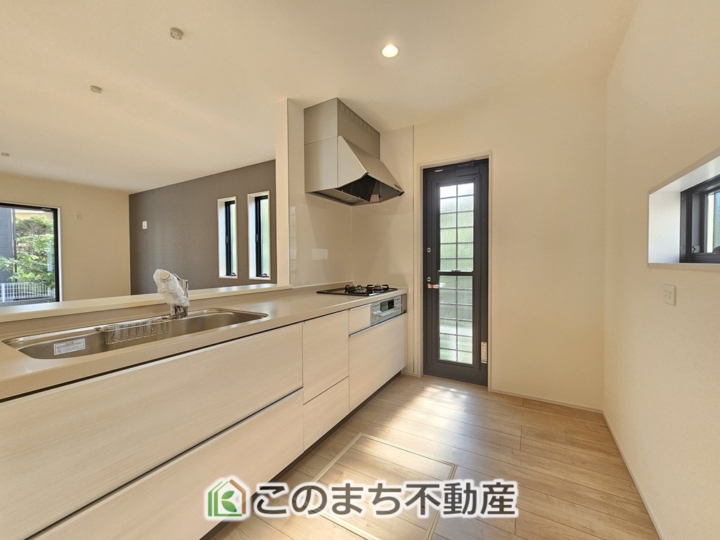 LiveleGarden.S下野市上大領のキッチン|人気の対面式キッチン☆料理をしながらご家族とコミュニケーションが取れます♪