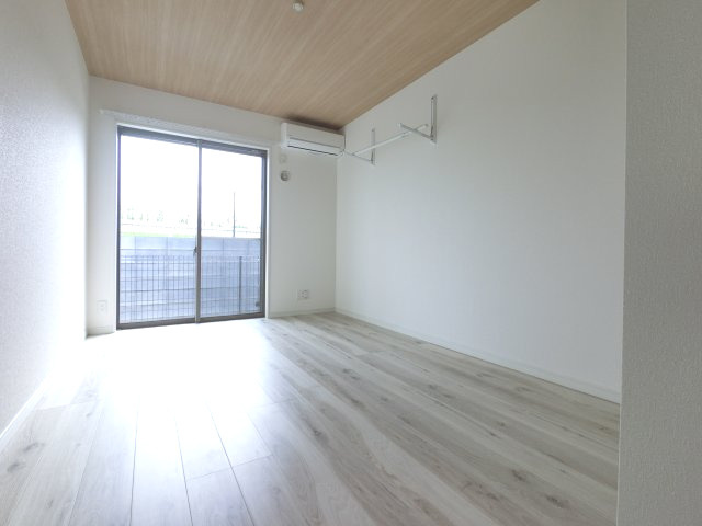 【寝室】