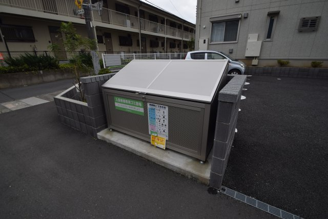 リビングＮＫ原木中山のその他共用部分|ゴミ置き場があります