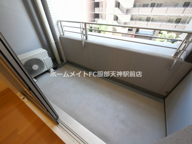 プラウドフラット新大阪のバルコニー