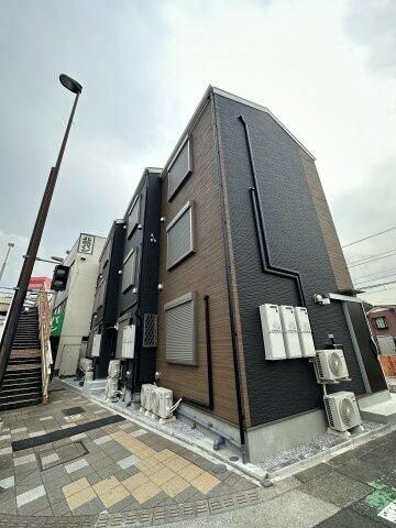 横須賀市追浜本町１丁目のアパートの外観