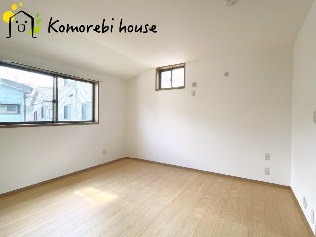さいたま市大宮区土手町　中古一戸建ての寝室|広くて明るい寝室