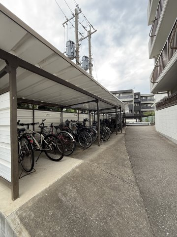 トーカンマンション大橋の駐輪場