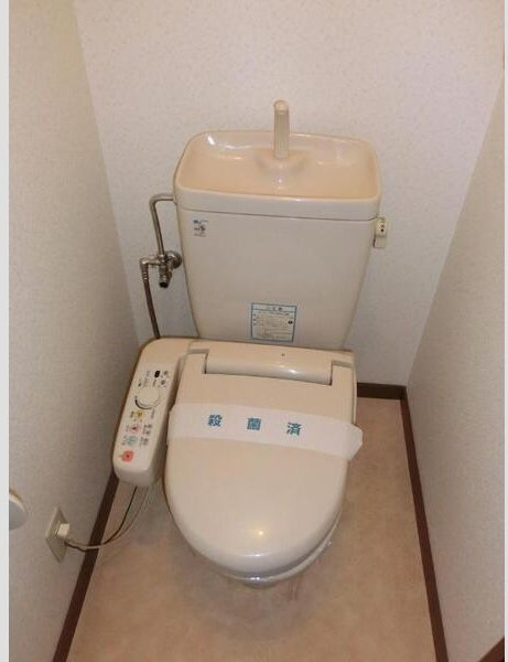ル・ミエール上の山のトイレ