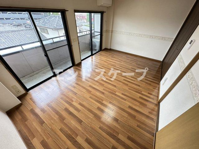 エターナル　Ⅰ棟の玄関|高崎、前橋のお部屋探しはエンドスケープまで！お客様の理想お聞かせ下さい♪