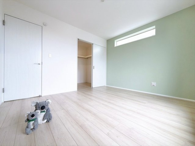 【洋室】 | 高崎市片岡町2丁目　新築住宅 | 広さはお子様の勉強部屋にも適した広さ！
勉強机や本棚などの家具を置いてもフリースペースも確保することができます。