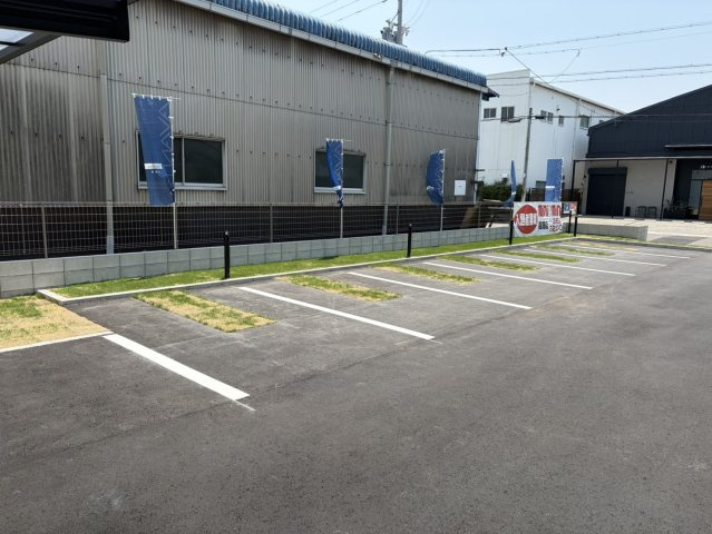 AVANTIASage中島新町の駐車場
