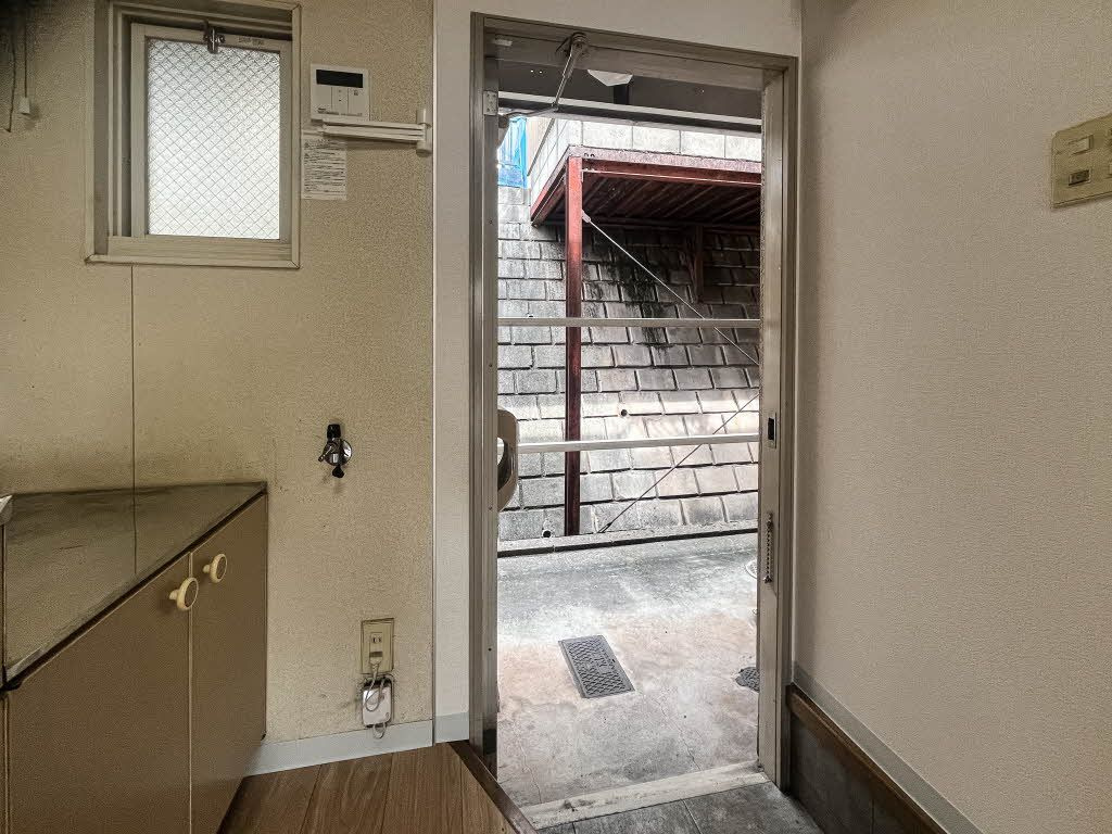 クレセント倉田の玄関