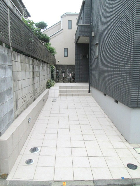 メゾン松露(メゾンショウロ)のエントランス