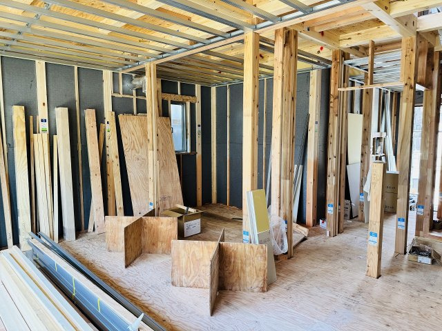 八王子市　泉町　新築一戸建て　８期の居間・リビング|～現在建築中、詳細は当社までお気軽にお問合せ下さい～