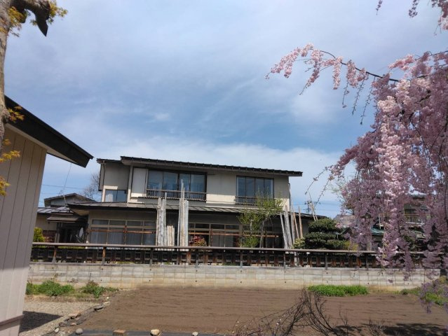 米沢市城西４丁目　二階建て中古住宅の外観