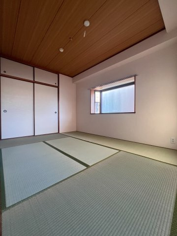 パールヒルズニシオの和室
