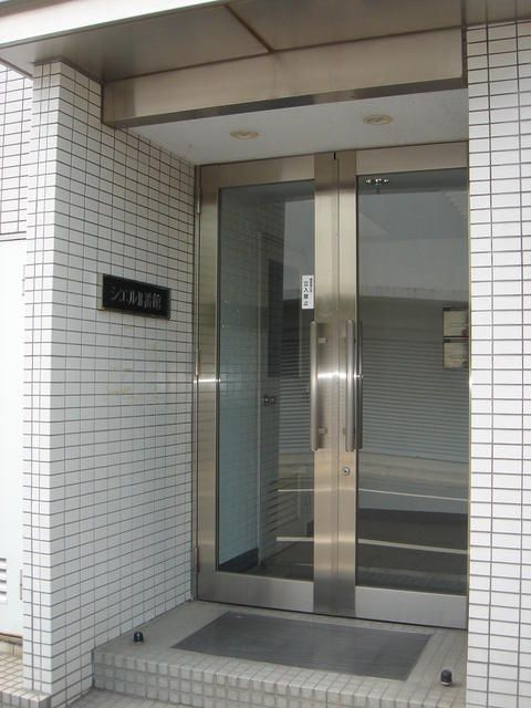 シエルⅡ番館のエントランス