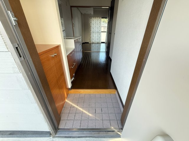 ハイツショウエイの玄関