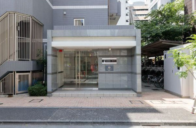 コンフォリア三田トロワのエントランス|毎日通るエントランスはこのようになっています