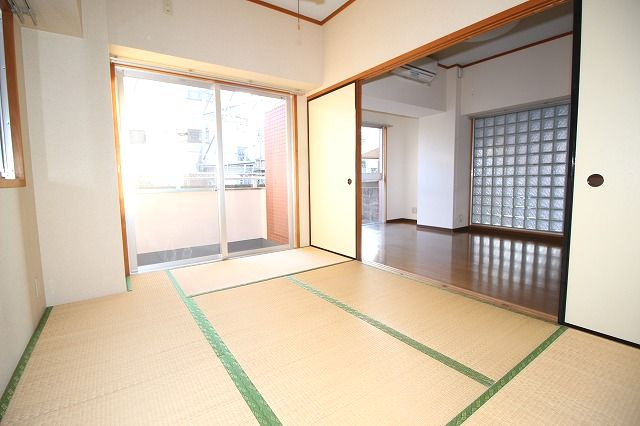 コーポ向日葵の和室|ゆったりとくつろげる和室です