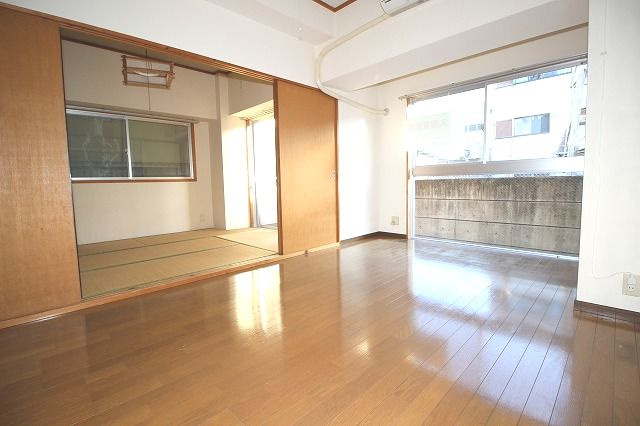 コーポ向日葵の居間・リビング|こちらの居間で趣味の時間をお楽しみください