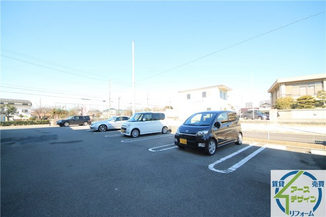 グランド・サン・フローラMの駐車場