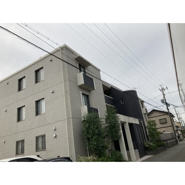 Novelty REYの外観