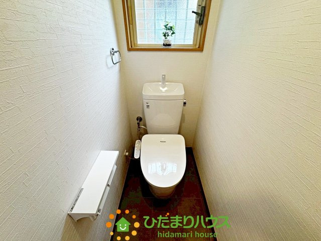 久喜市久喜東4丁目　中古一戸建てのトイレ