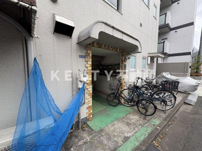 【エントランス】 | コーポ江川 | 建物の内部です
