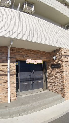 バージュアル浦和ウエストのエントランス