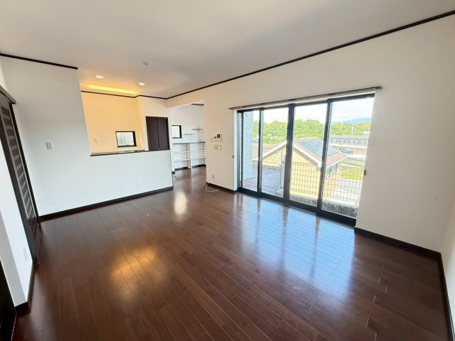 泉佐野市中庄　中古戸建の居間・リビング