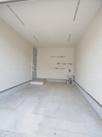 本町２丁目戸建の駐車場