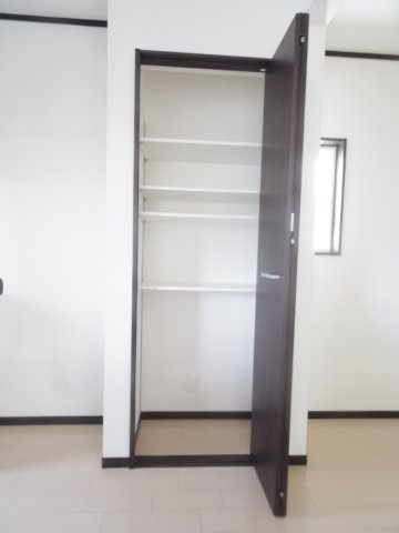 本町２丁目戸建の収納