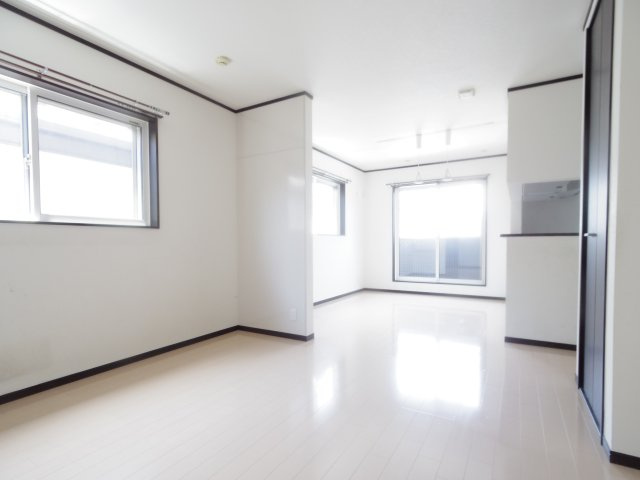 本町２丁目戸建の居間・リビング