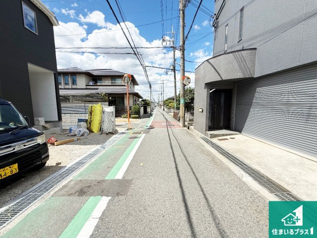 大阪狭山市茱萸木　第1期　新築一戸建ての前面道路含む現地写真|周辺は落ち着いた街並みの住宅地！子育てがしやすい住環境です！まだ未完成ですが、現地でしかわからない事もございます。是非一度ご覧ください。