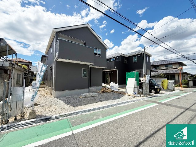 大阪狭山市茱萸木　第1期　新築一戸建ての前面道路含む現地写真|周辺は落ち着いた街並みの住宅地！子育てがしやすい住環境です！まだ未完成ですが、現地でしかわからない事もございます。是非一度ご覧ください。