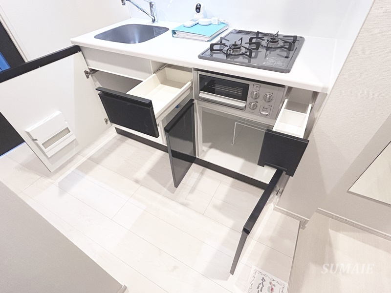 クレヴィスタ浮間舟渡のキッチン|キッチン収納です