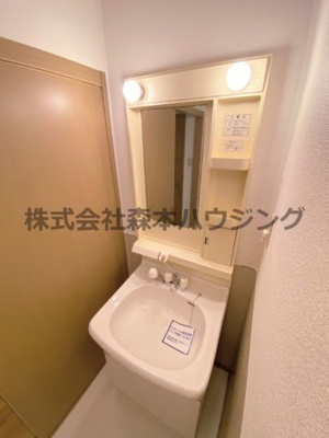 【独立洗面台】 | 　サニーハイツ香里園 | 独立洗面台あり、毎朝おしゃれに忙しい女性の方におすすめです